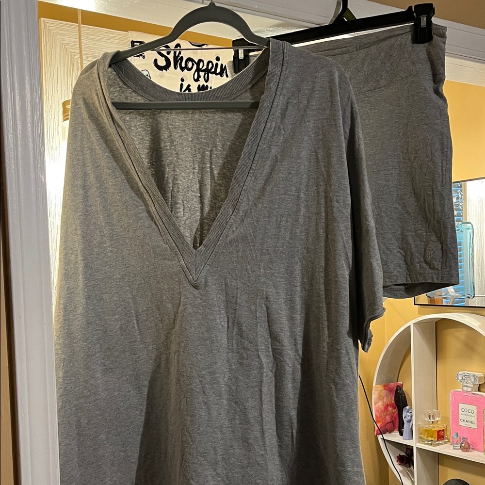 Free People EUCGray hotshot short set very oversized .